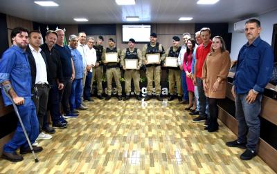 LS: Câmara homenageia policiais da Rotam por salvamento de bebê 